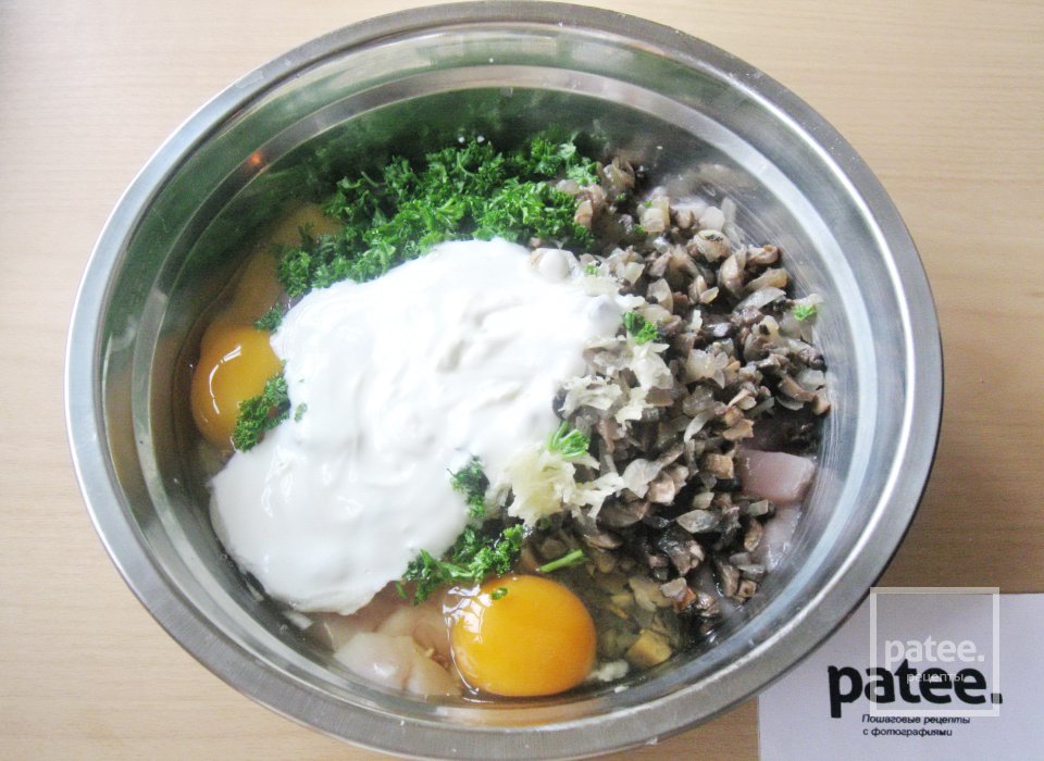 Рубленые куриные котлеты с грибами - Шаг 10