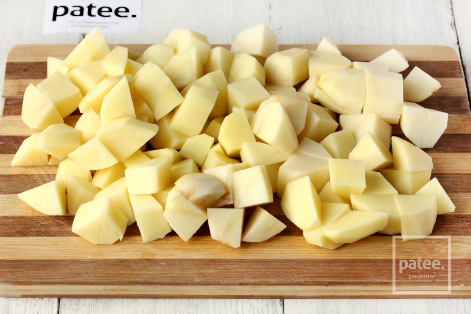 Курица, тушеная с квашеной капустой и картофелем в мультиварке - Шаг 3