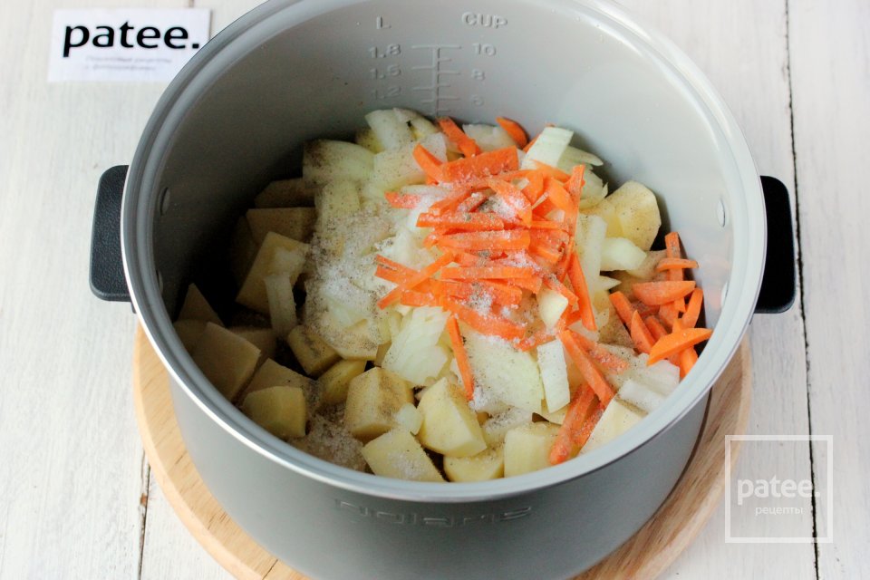 Курица, тушеная с квашеной капустой и картофелем в мультиварке - Шаг 7