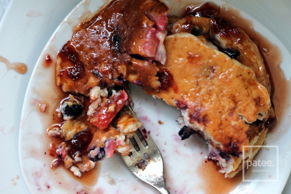 Черничные блины с клубничным сиропом - Шаг 12