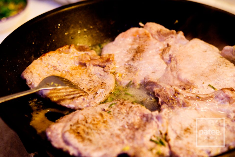 Свиные отбивные в шампанском - Шаг 7