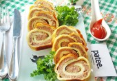 Яичный рулет с мясным фаршем