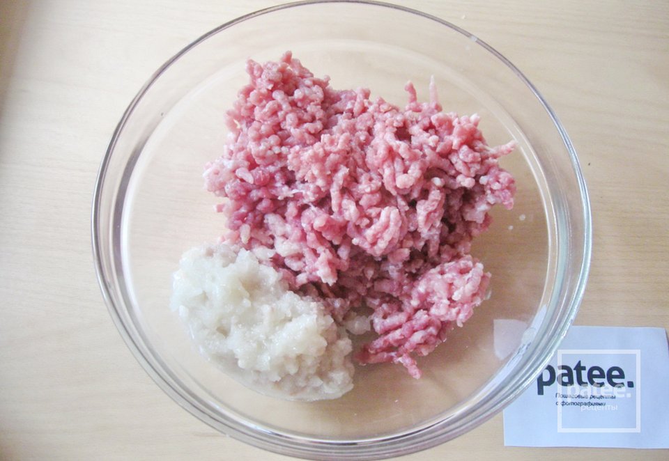 Яичный рулет с мясным фаршем - Шаг 9