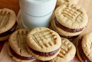 Арахисовое печенье-сэндвичи с нутеллой