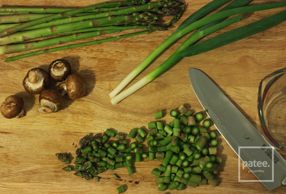 Киш со спаржей и грибами - Шаг 7