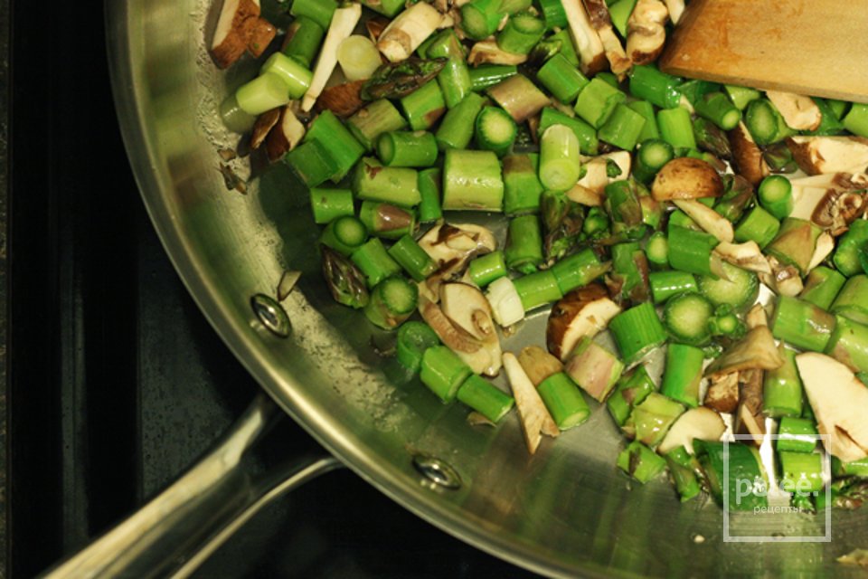 Киш со спаржей и грибами - Шаг 8