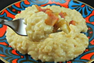 Ризотто с сыром, луком и беконом