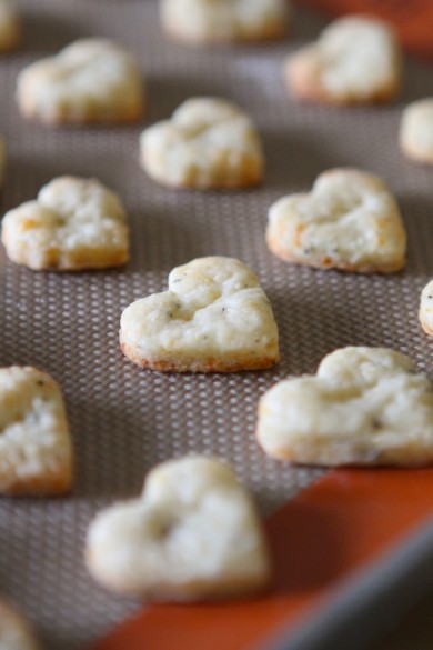 Крекеры с пармезаном и базиликом - Шаг 9