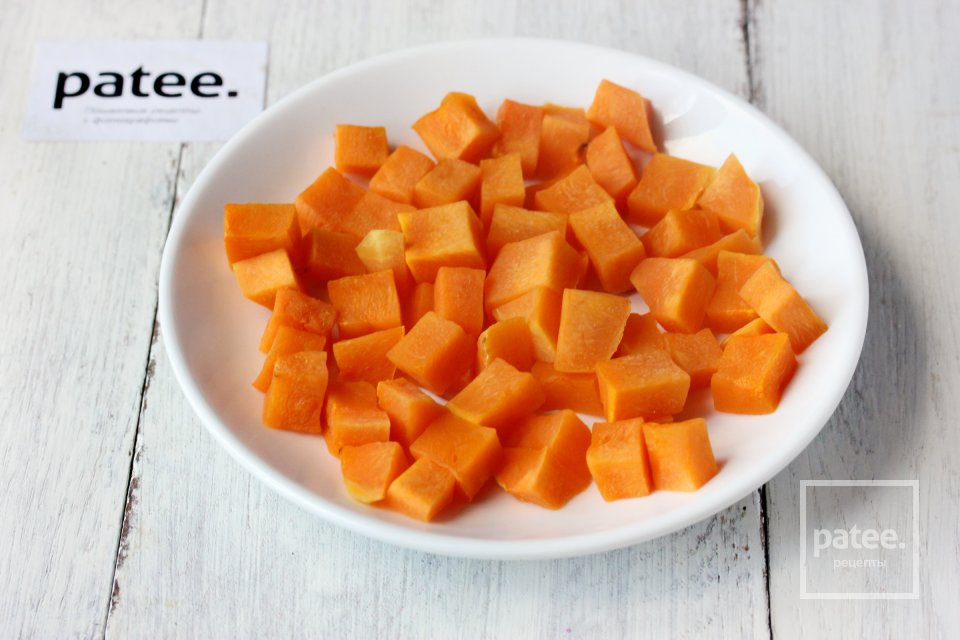 Тёплый салат с куриной печенью, свёклой и тыквой - Шаг 3