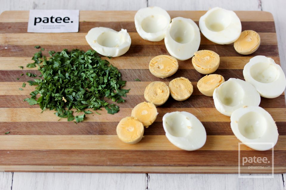 Фаршированные яйца на Хэллоуин - Шаг 2