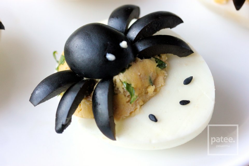 Фаршированные яйца на Хэллоуин - Шаг 8