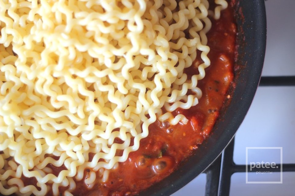 Паста в томатно-базиликовом соусе - Шаг 10