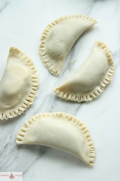 Пирожки с бананами и нутеллой - Шаг 3