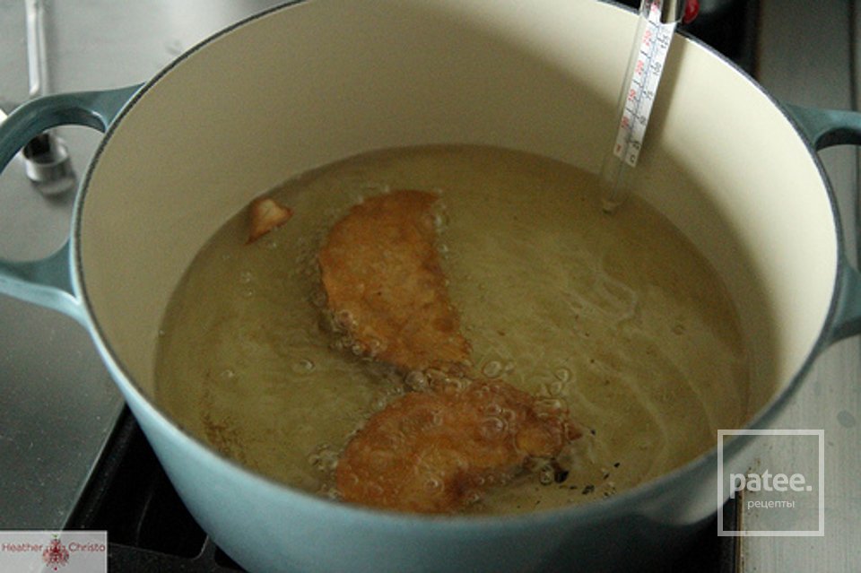 Пирожки с бананами и нутеллой - Шаг 5