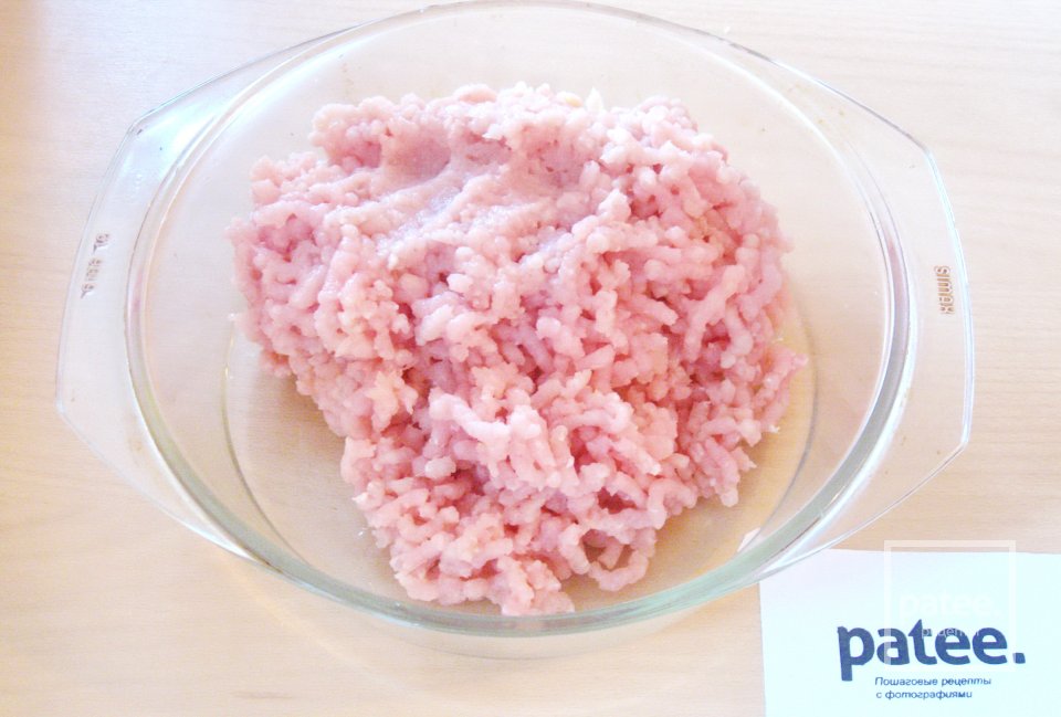 Котлеты из индейки с сыром и отварными яйцами - Шаг 2
