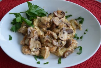 Курица с грибами в сырном соусе