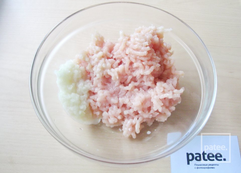 Мясной рулет с картофелем и грибами - Шаг 3