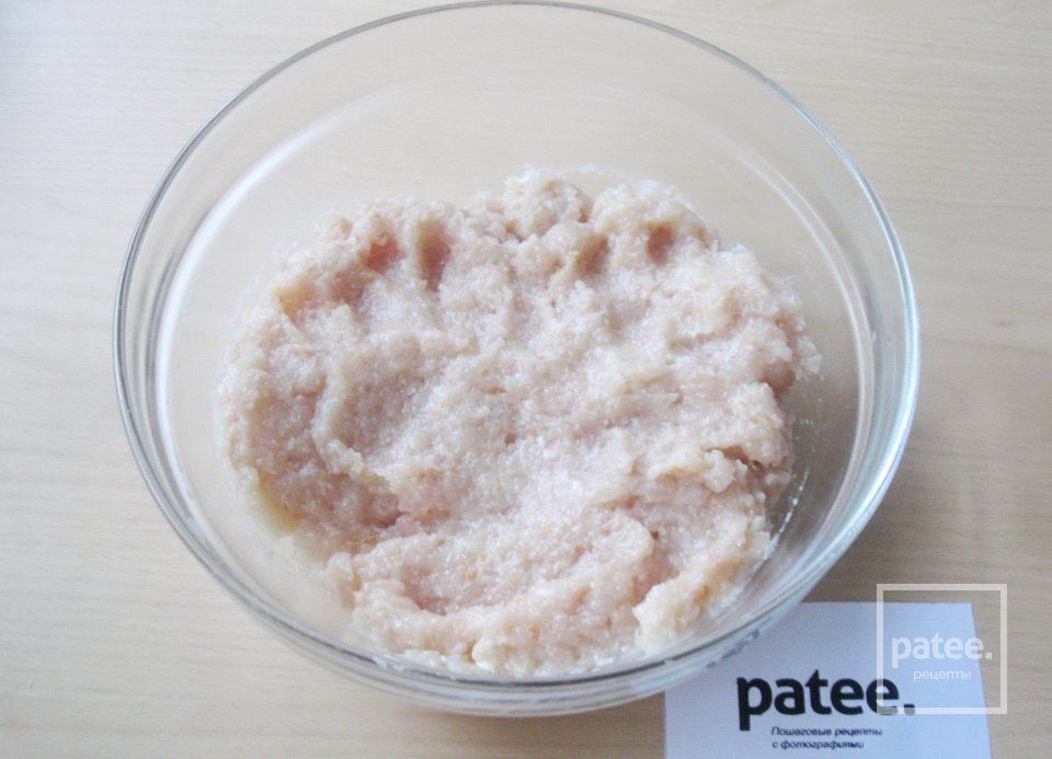 Мясной рулет с картофелем и грибами - Шаг 4