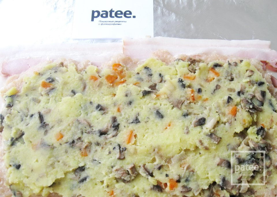 Мясной рулет с картофелем и грибами - Шаг 15