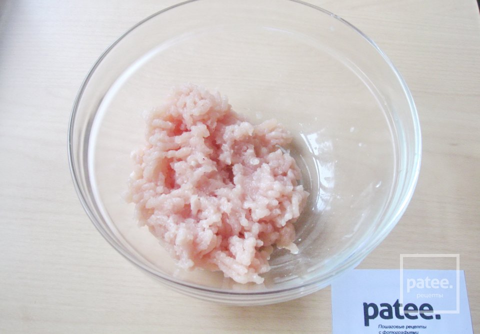 Мясной рулет с картофелем и грибами - Шаг 2