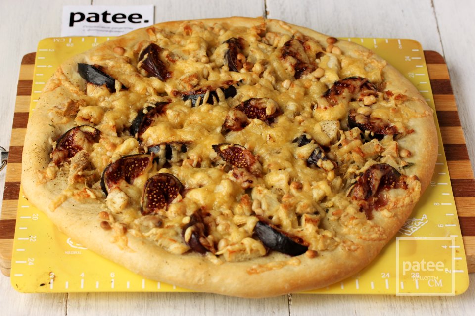 Пицца с курицей, инжиром и кедровыми орешками - Шаг 14