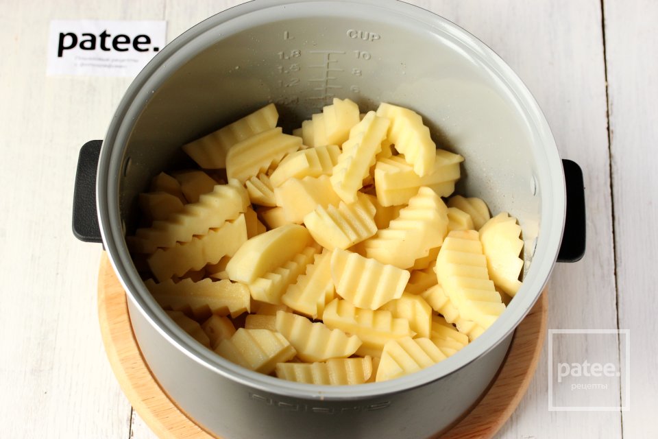 Свинина с картофелем в мультиварке - Шаг 9