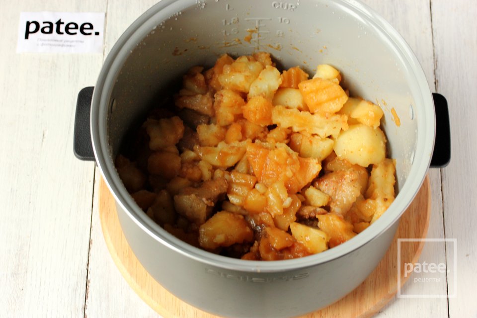 Свинина с картофелем в мультиварке - Шаг 14