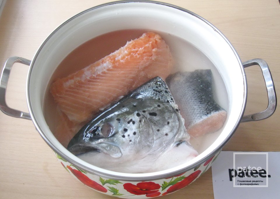 Суп из форели с цветной капустой и луком - пореем - Шаг 3