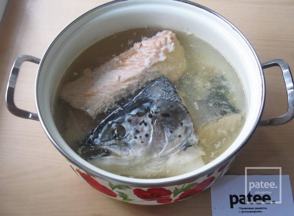 Суп из форели с цветной капустой и луком - пореем - Шаг 4