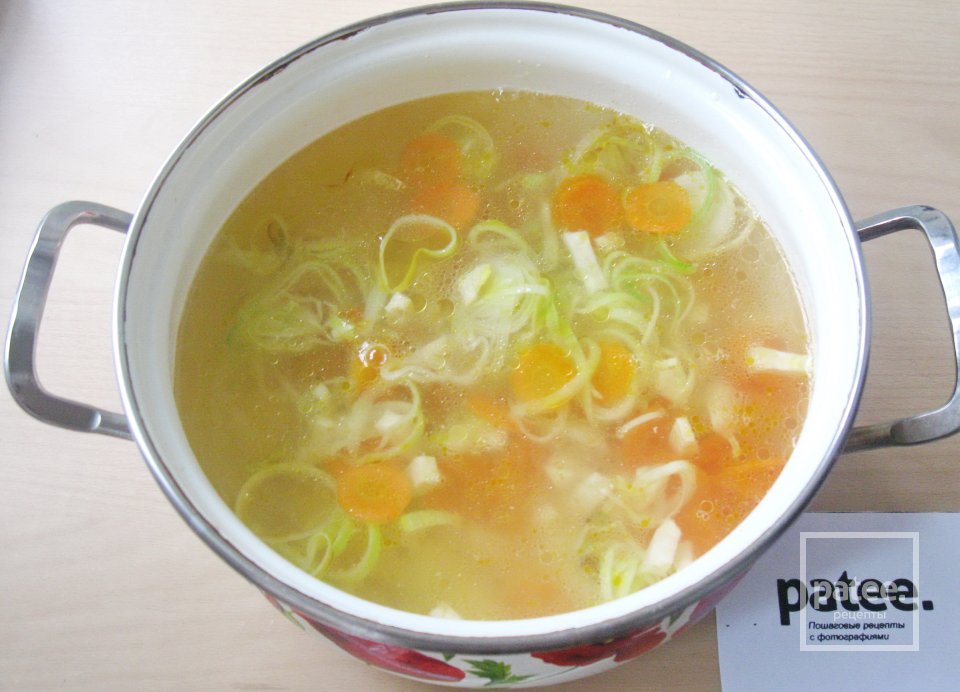 Суп из форели с цветной капустой и луком - пореем - Шаг 11