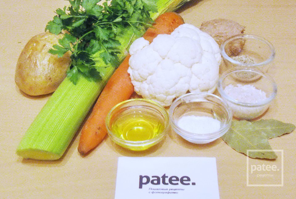 Суп из форели с цветной капустой и луком - пореем - Шаг 2