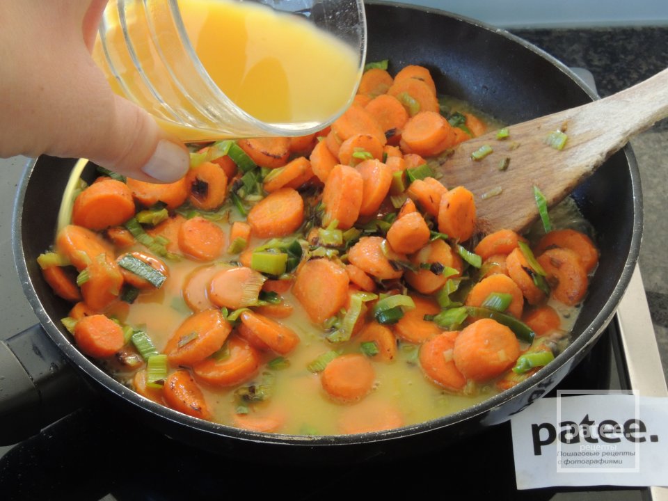 Куриное филе с сыром на апельсиновой моркови - Шаг 5