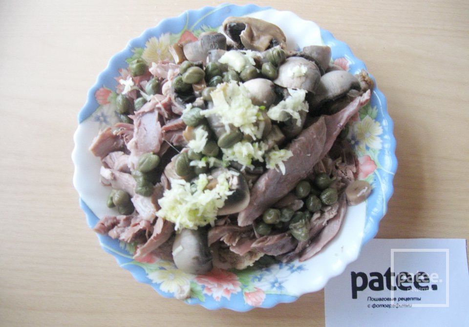 Террин из свиной рульки с грибами и каперсами - Шаг 9