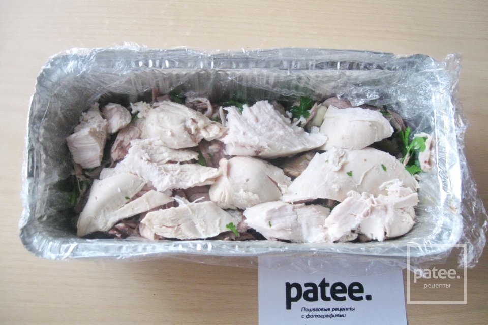 Террин из свиной рульки с грибами и каперсами - Шаг 12