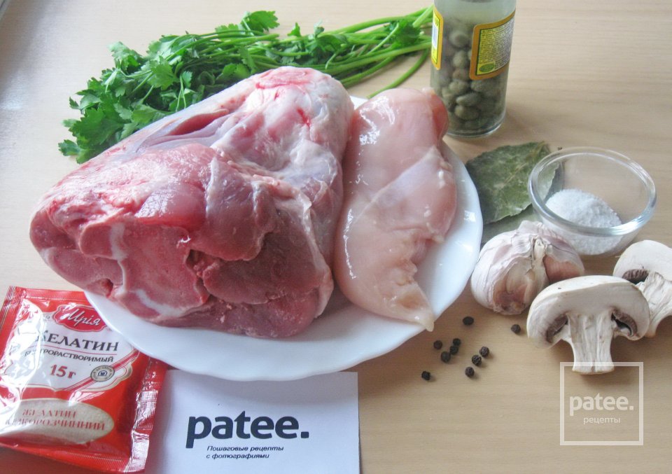 Террин из свиной рульки с грибами и каперсами - Шаг 1