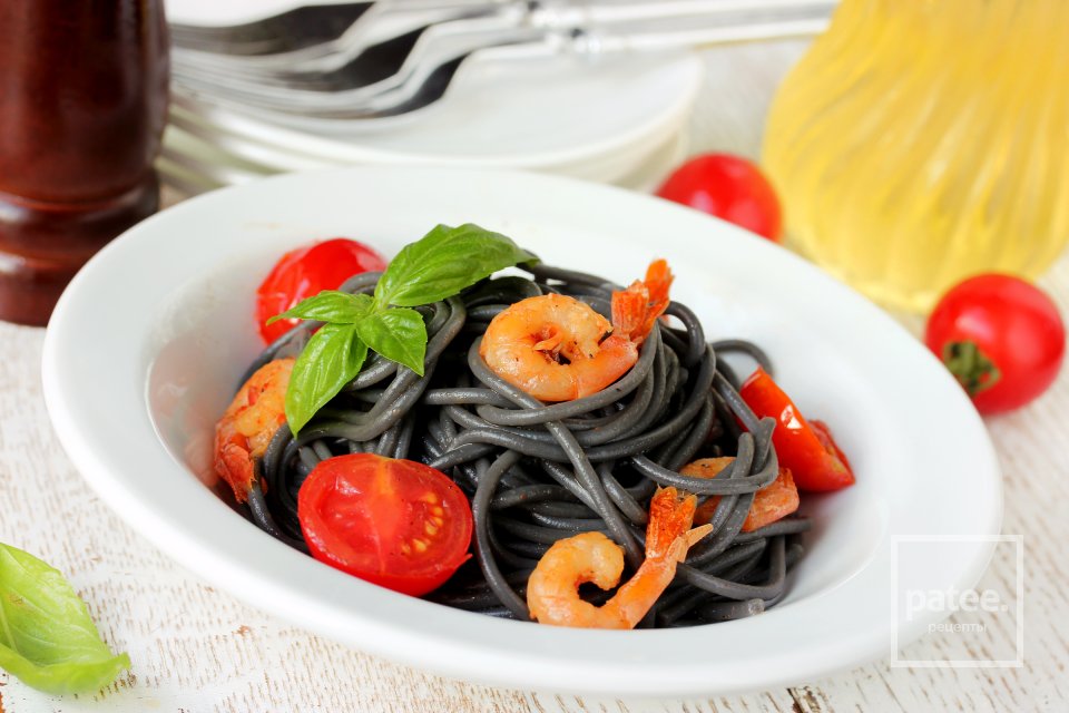 Спагетти неро с креветками и помидорами черри - Шаг 16