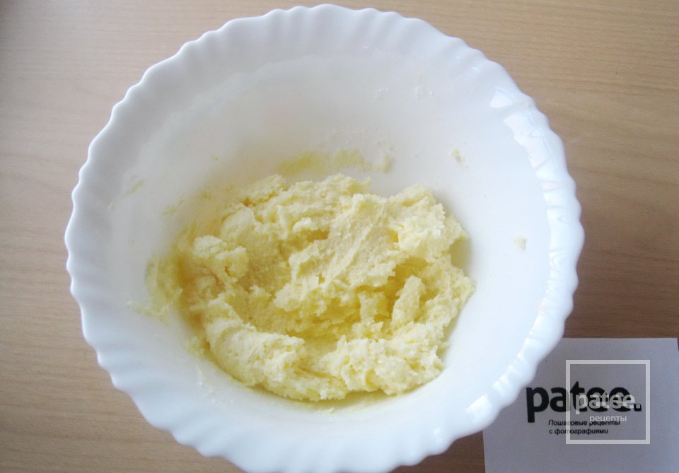 Пирог с яблоками и сметанным кремом - Шаг 4