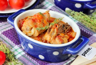 Курица в ароматном томатном соусе в мультиварке