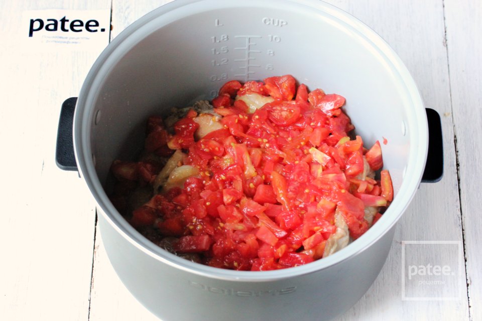 Курица в ароматном томатном соусе в мультиварке - Шаг 8