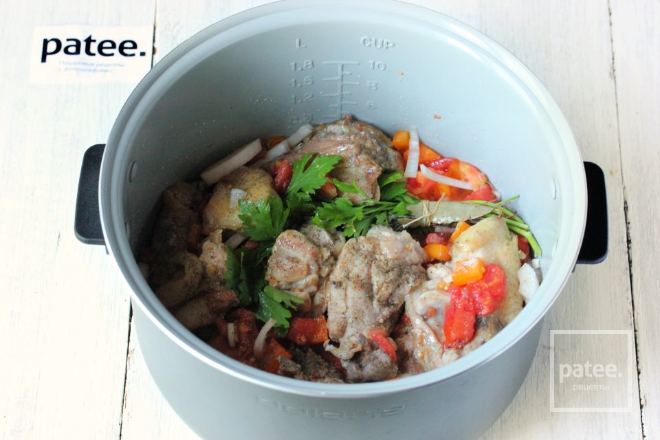 Курица в ароматном томатном соусе в мультиварке - Шаг 12