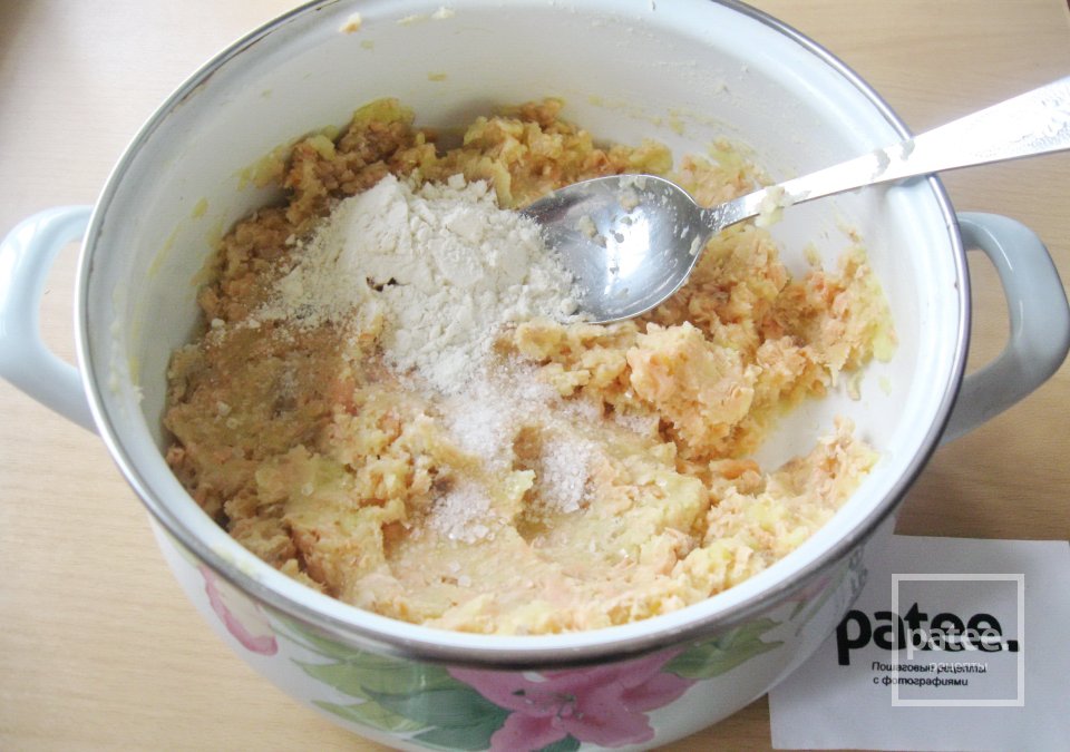 Суп с фрикадельками из семги и картофеля - Шаг 9