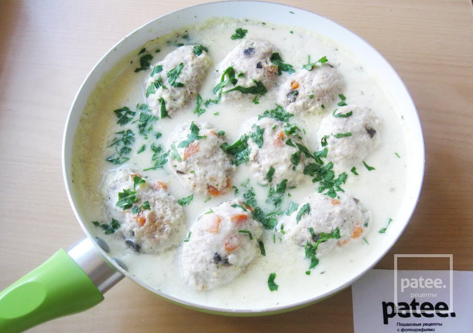 Котлеты с грибами в сливочном соусе - Шаг 15