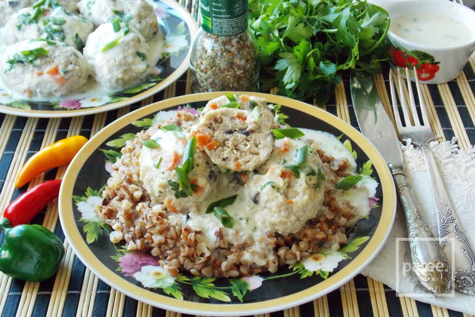 Котлеты с грибами в сливочном соусе - Шаг 16