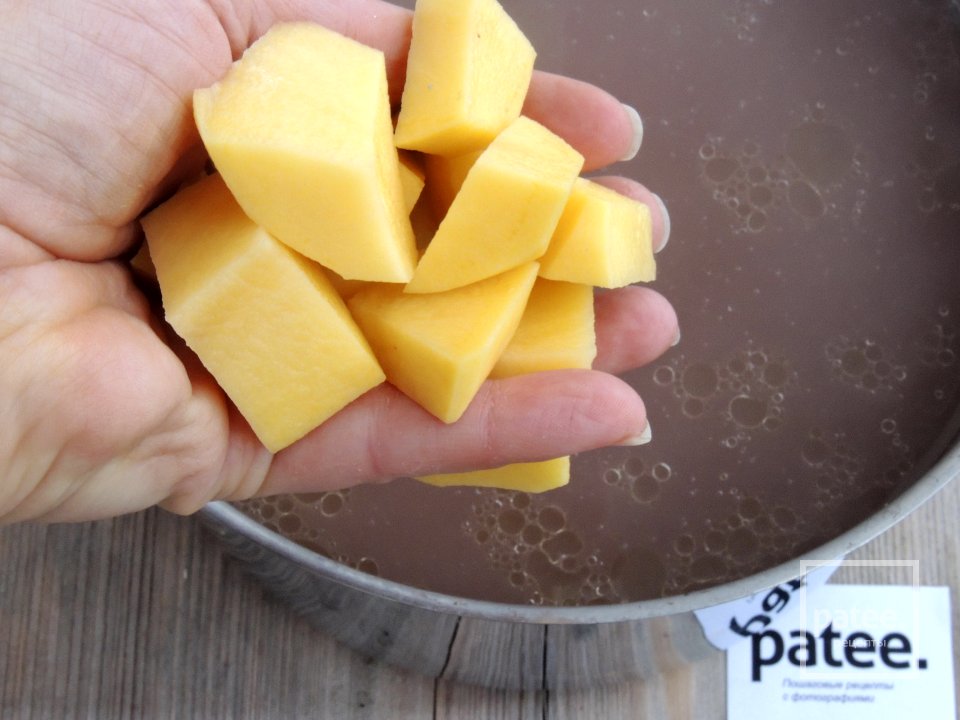 Красный борщ с фасолью и савойской капустой - Шаг 8