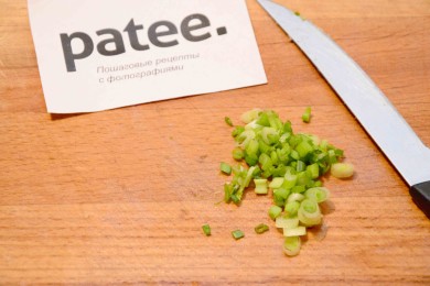 Салат с креветками и картофелем - приготовление