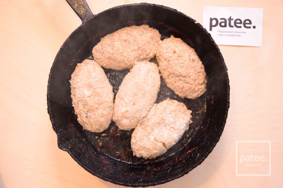 Рыбные котлеты из трески - Шаг 14