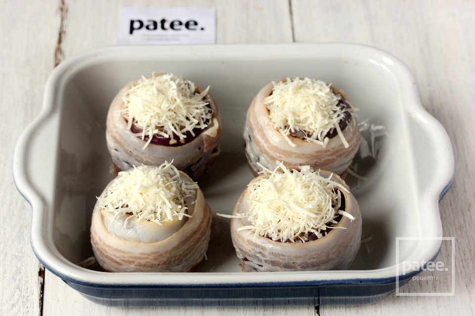 Фаршированный лук, запеченный в беконе - Шаг 13