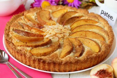 Рецепт Миндальный пирог с персиками