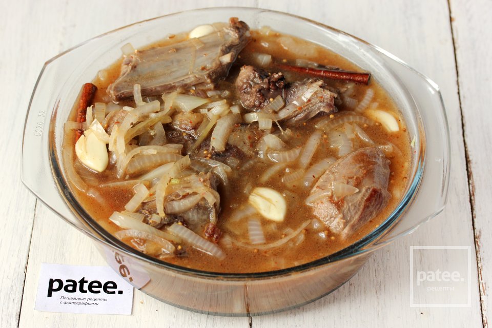 Ароматная баранина с медом, горчицей и корицей в духовке - Шаг 11