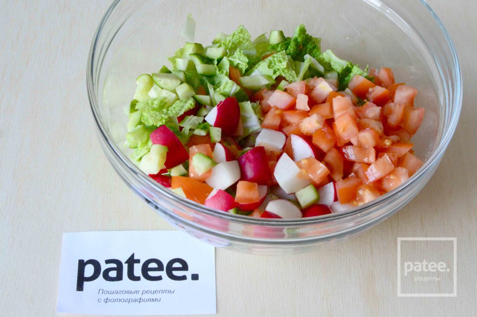 Овощной салат с яйцом - Шаг 6